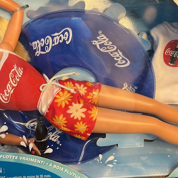 Coca-Cola Splash Barbie Doll - Picture 6 of 7